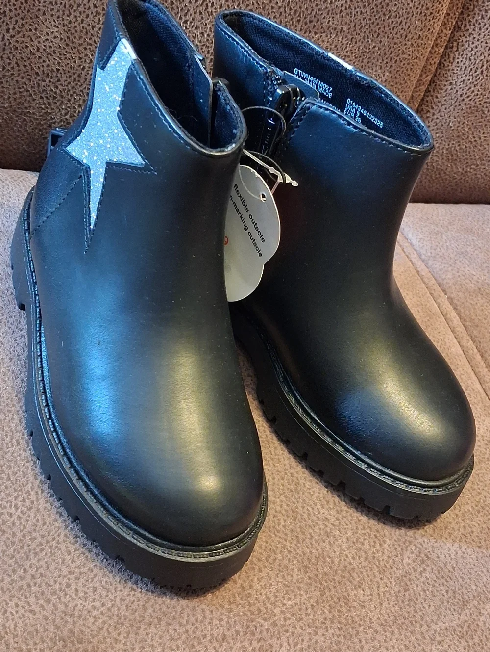 Wonder Nation Kids' Black Chelsea Combat Boots with Silver Glitter Star Size 9